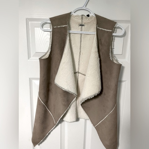 Guess vegan suede vest - Picture 1 of 2